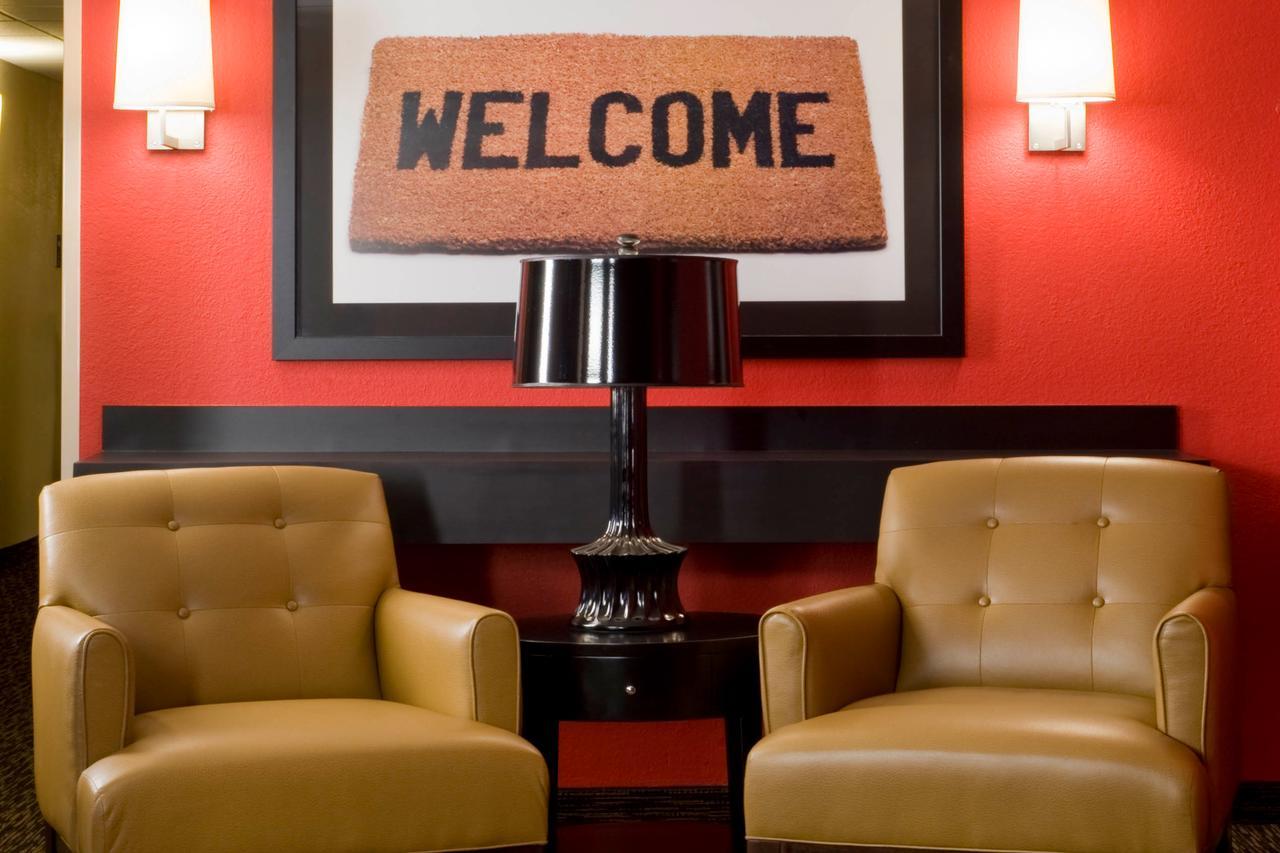 Extended Stay America Select Suites - Greensboro - Wendover Ave - Big Tree Way Exterior photo