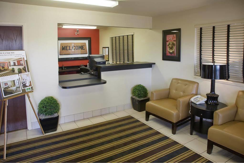 Extended Stay America Select Suites - Greensboro - Wendover Ave - Big Tree Way Exterior photo